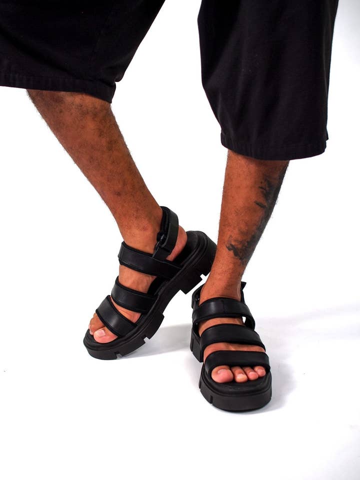 Carnaval lædersandal for engroshandel hos Gingersnap Official Bali