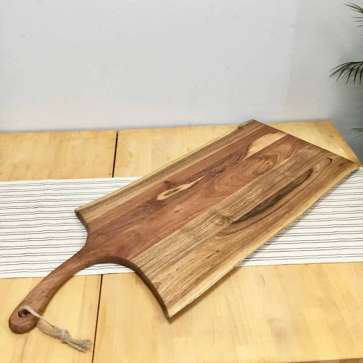 India Handicrafts Inc - Wholesale Cutting board - Live Edge Acacia Wood Cutting Board w/ Curved Handle - 39"3
