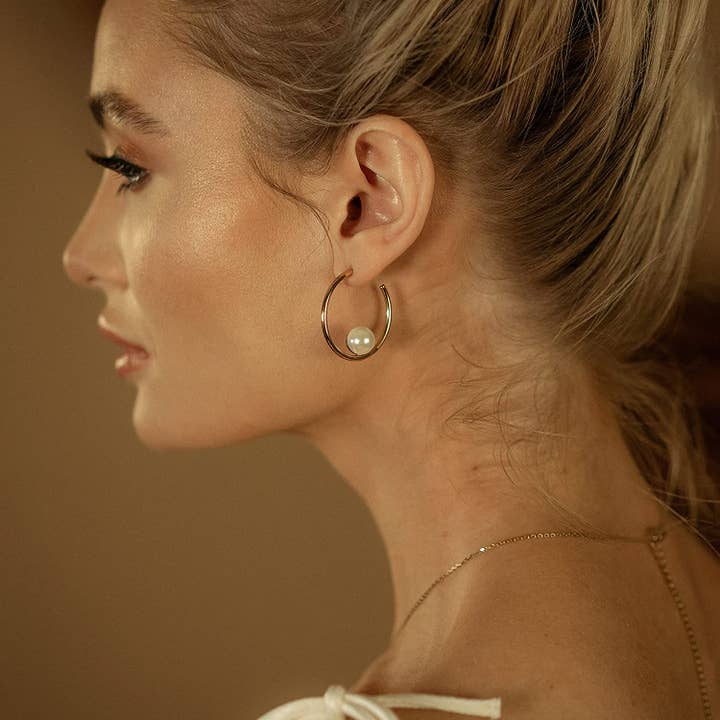 Kaiya Jewelry - Venta al por mayor Pendientes de aro - Pendientes grandes de aro medio abiertos con perla1