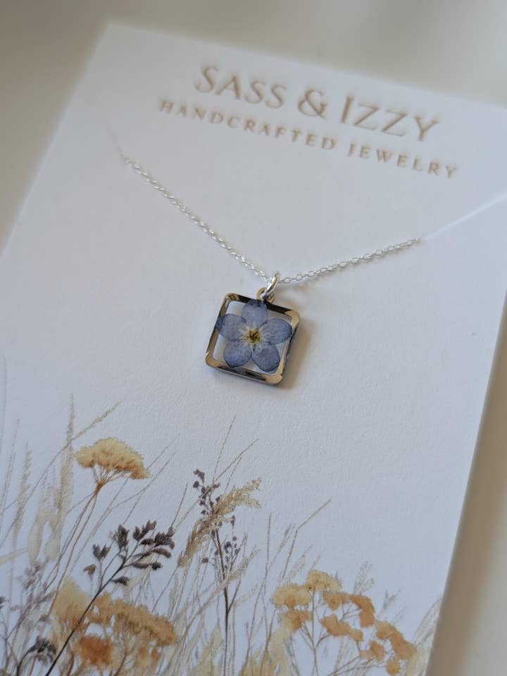 Dainty Pressed Flower Necklace for Nature Lovers for wholesale by Sass & Izzy LLC
