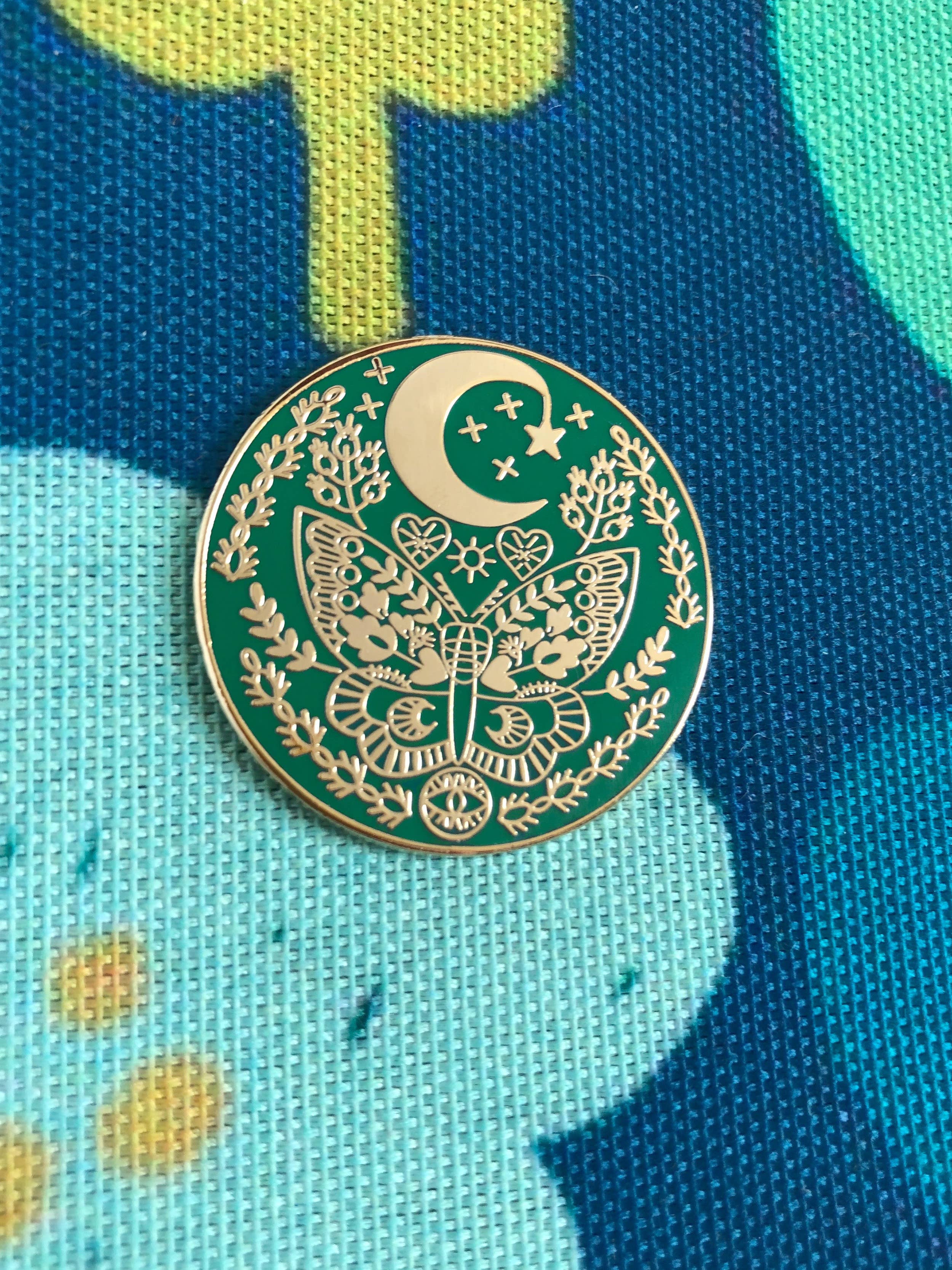 Rikrack - Vendita all'ingrosso Spilla da bavero - Fermaglio per ago Luna Moth in smalto6