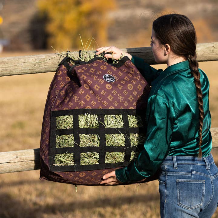 Schulz Equine - Vente Équipement d’équitation - Sac à foin Happy Trailer en nylon 600D résistant15