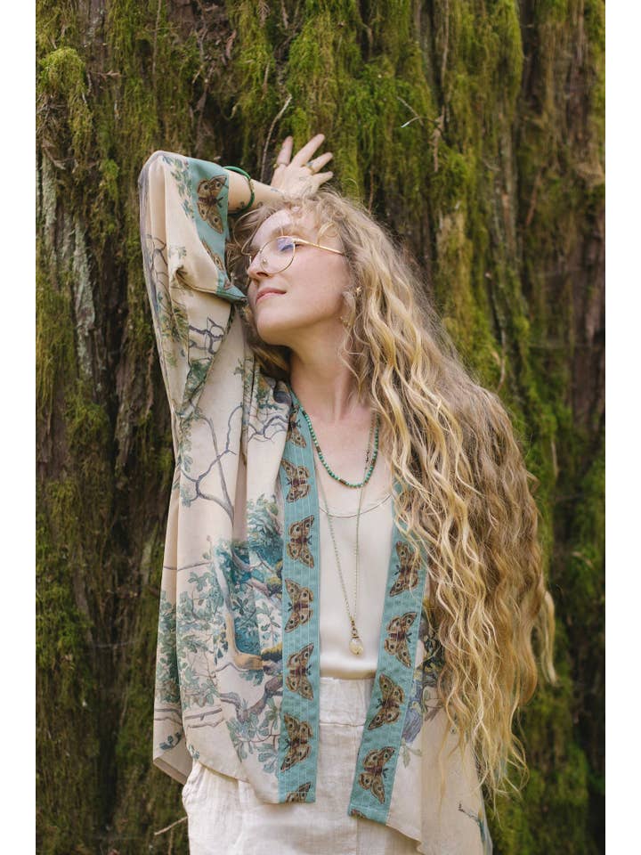 Market of Stars (Worldwide) - Wholesale Kimono - Dames - Aarde & Lucht Pixie Duster Verkorte Kimono met Bomen3