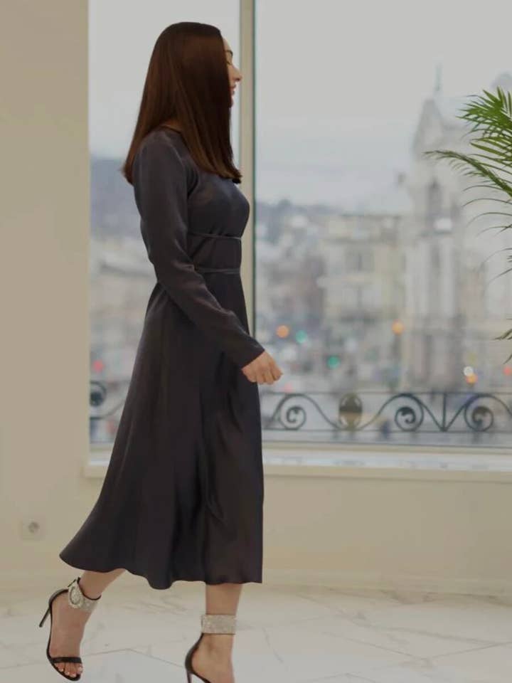 Robe mi-longue en viscose bleu marine pour la vente par CoatA Shop