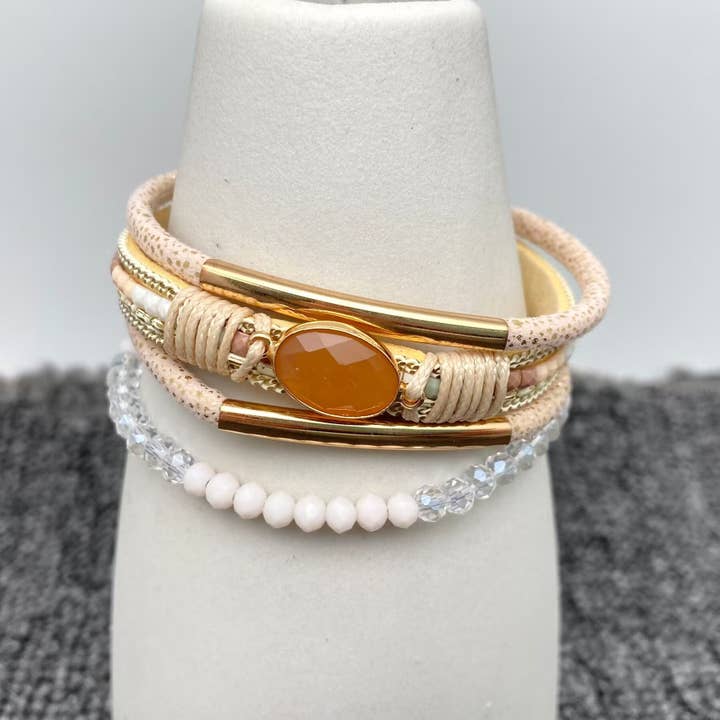 Mio Queena – wholesale Pärlarmband – Läderarmband med vävd och pärlad 4-lagers design - LB1