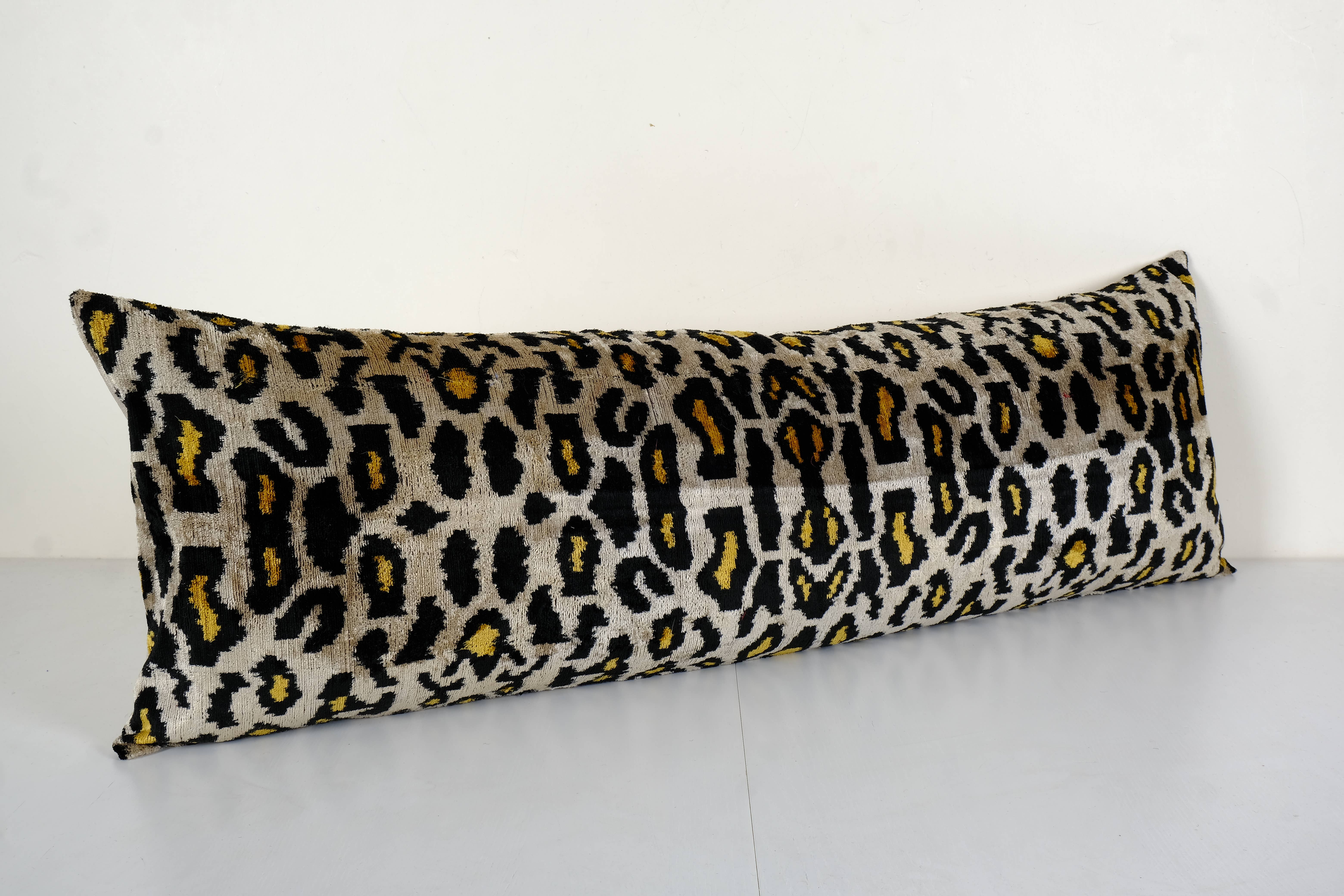 Vintage Pillows Store - Wholesale Lumbar Pillow - Leopard Ikat Velvet Bedding Pillow, Silk Long Lumbar Cushion2