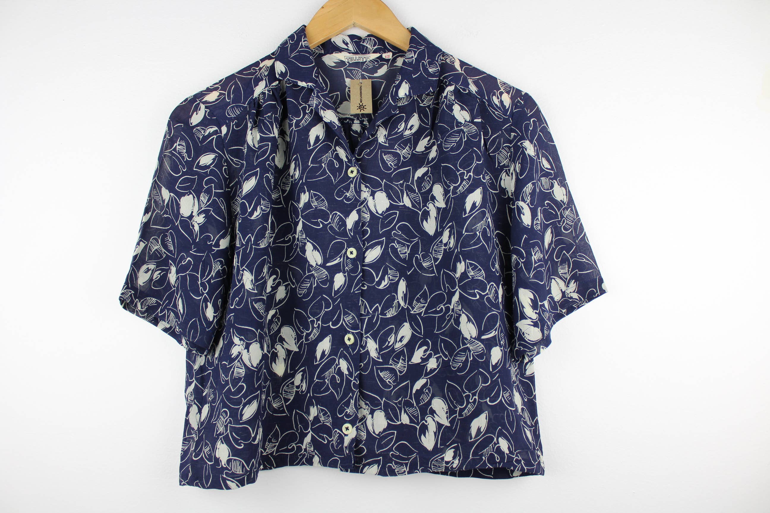 Sun's Out! - Wholesale Button Down Shirt - Women's - Reworked Vintage Short-Sleeve Button Up Blouse - Cropped4