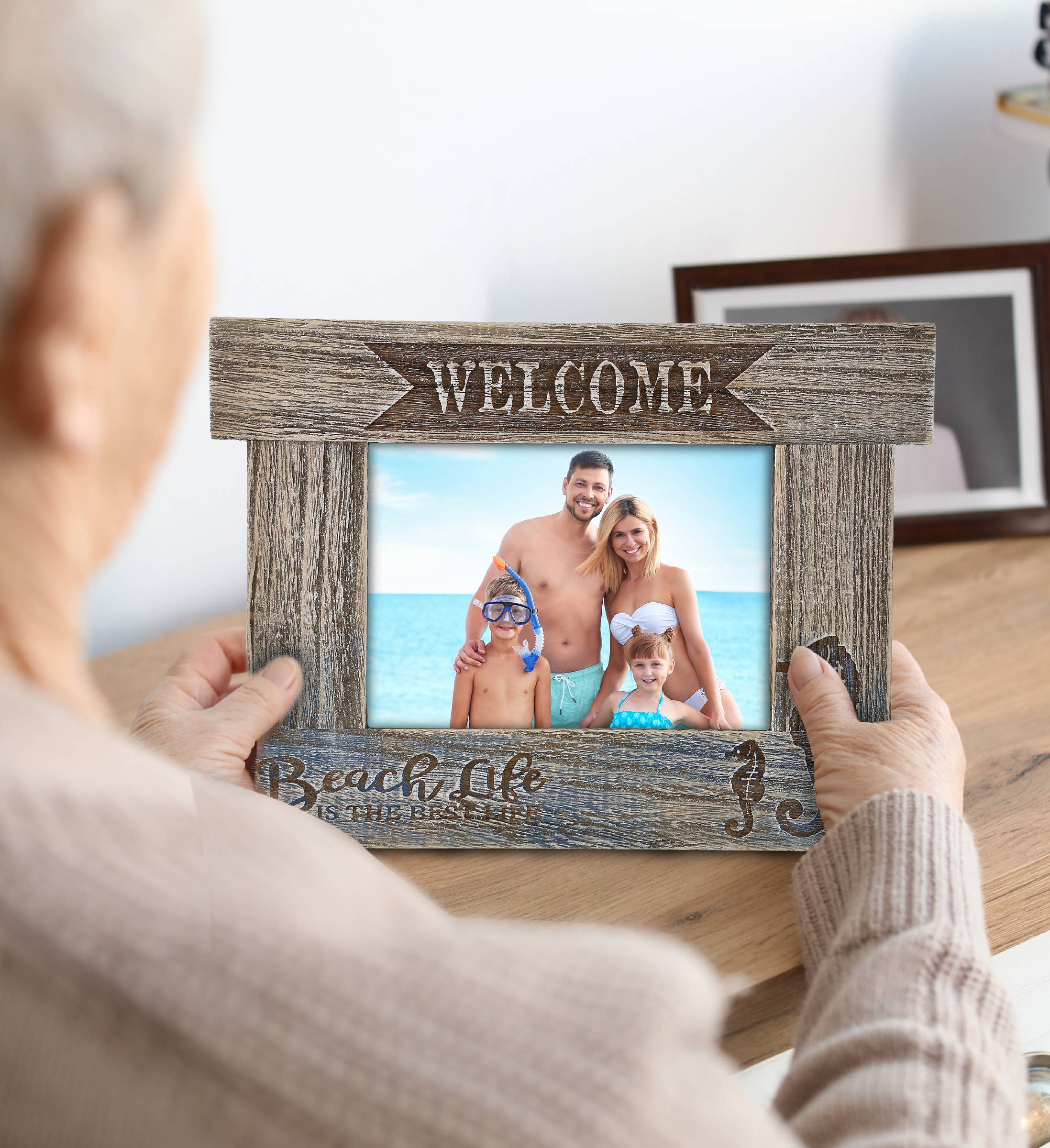 Cota Global – wholesale Picture frame – Nautical - Driftwood Sea Horse Photo Frame 7X53