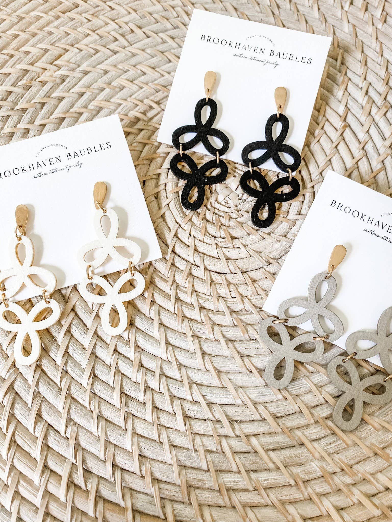 Brookhaven Baubles – Engroshandel Hængeøreringe og creoløreringe – Grå og guld geometriske trædinglede perleøreringe2