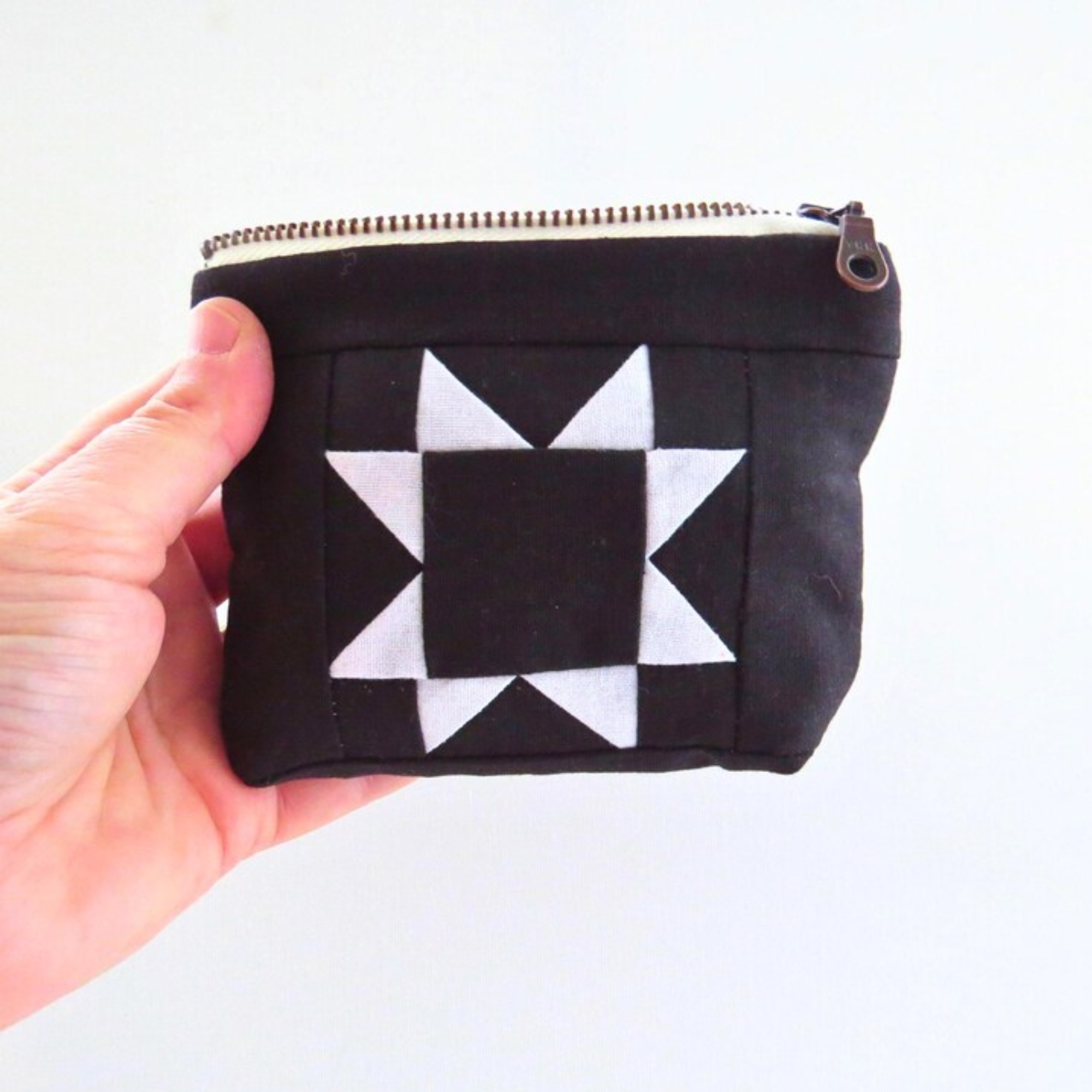 PaperFromHeaven - Wholesale Pouch - Women's - Sawtooth Quilted Linen Pouch – Black Star Zipper Bag0