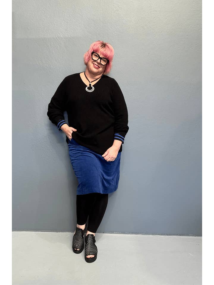 'JOSIE' Sweater - Black for wholesale on Faire2