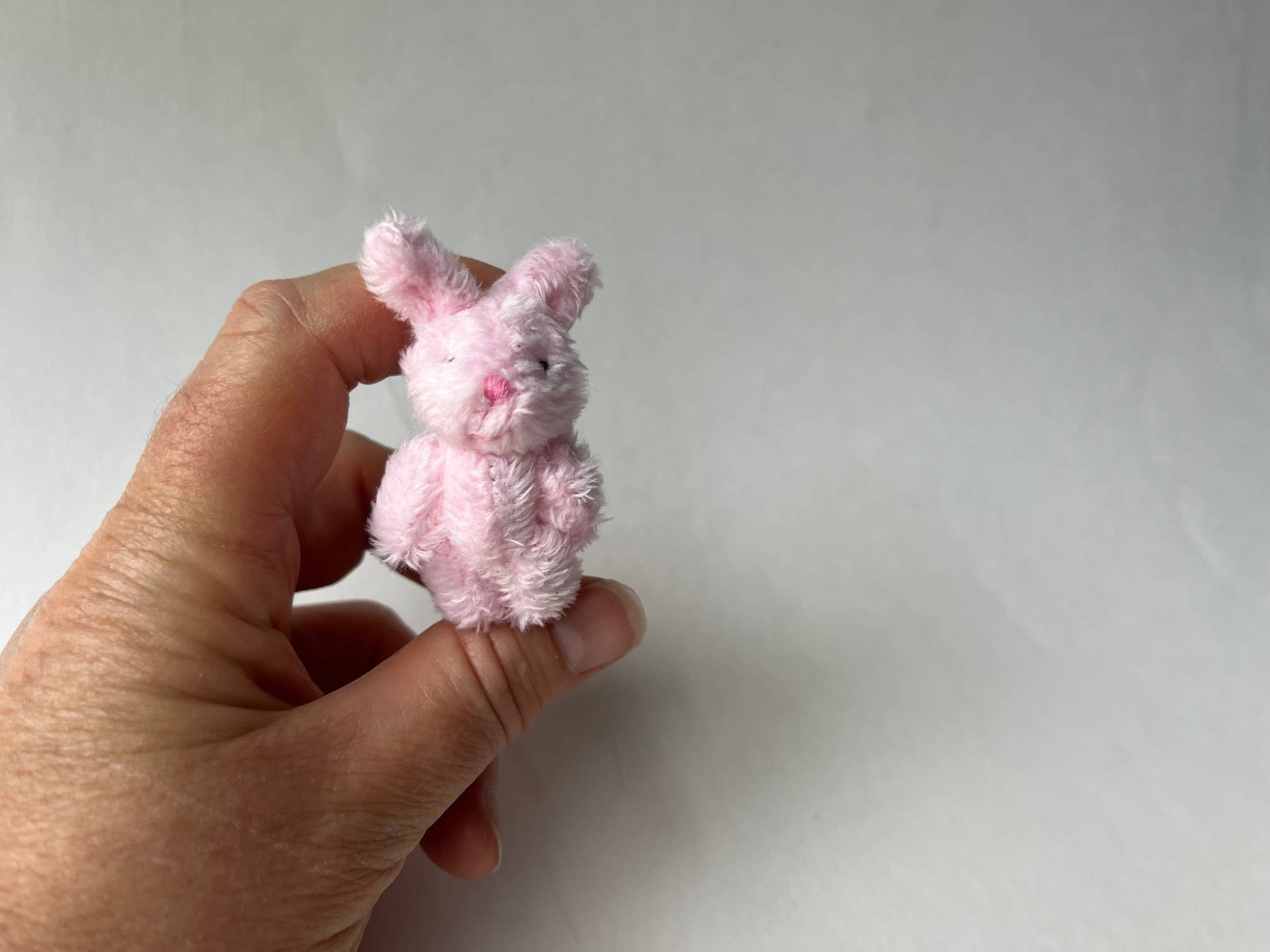 The Gifted Rat – Engroshandel Plyslegetøj - Børn og baby – Lille lyserød plyskanin.4