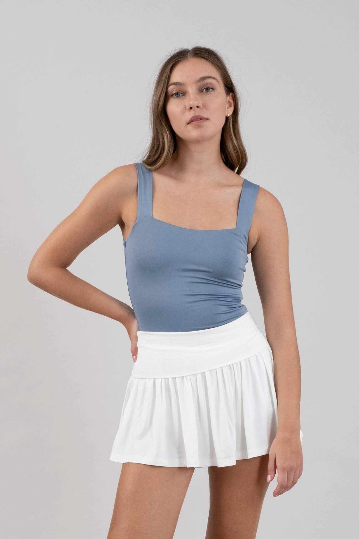 The Workshop Studio - Wholesale Knit Top - Women's - REVERSIBLE SQUARE NECK SEAMLESS CAMI24