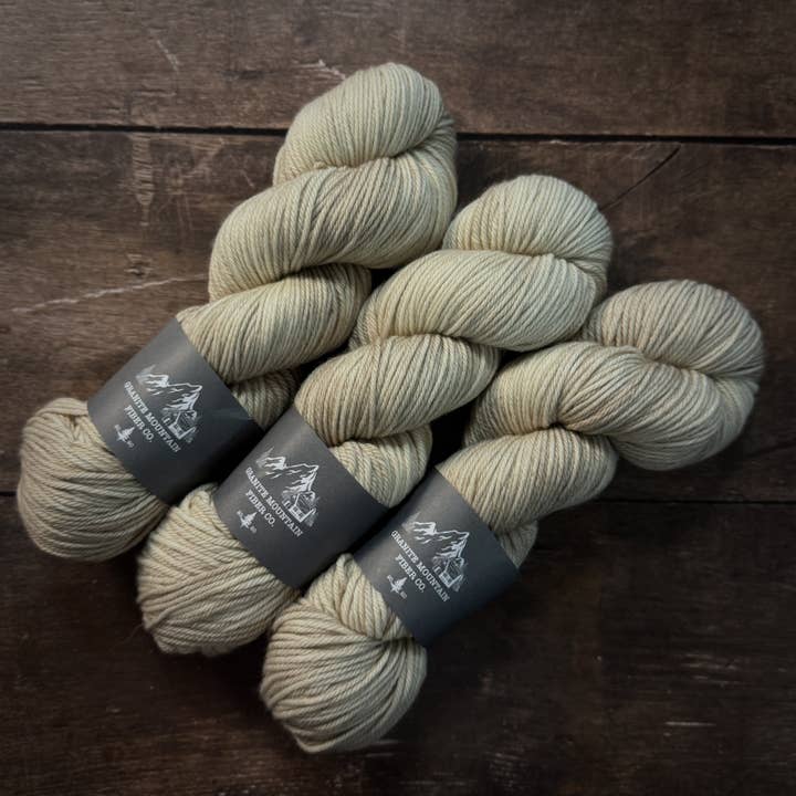 Knogle - Willey Worsted for engroshandel hos Granite Mountain Fiber Co.