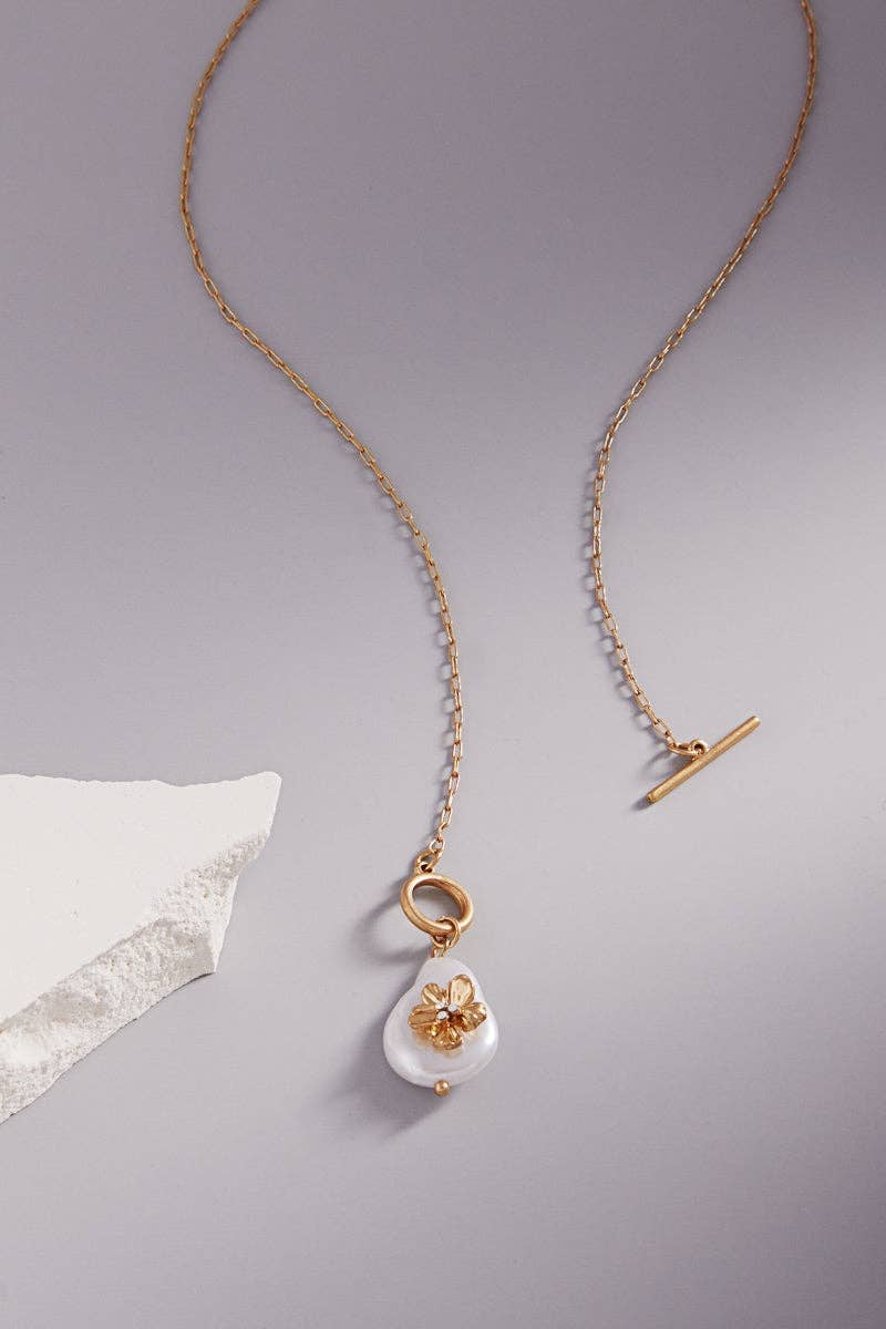 Designature New York - Venta al por mayor Collares con colgantes/abalorios - Collar corto de perlas orgánicas de verano con flor2