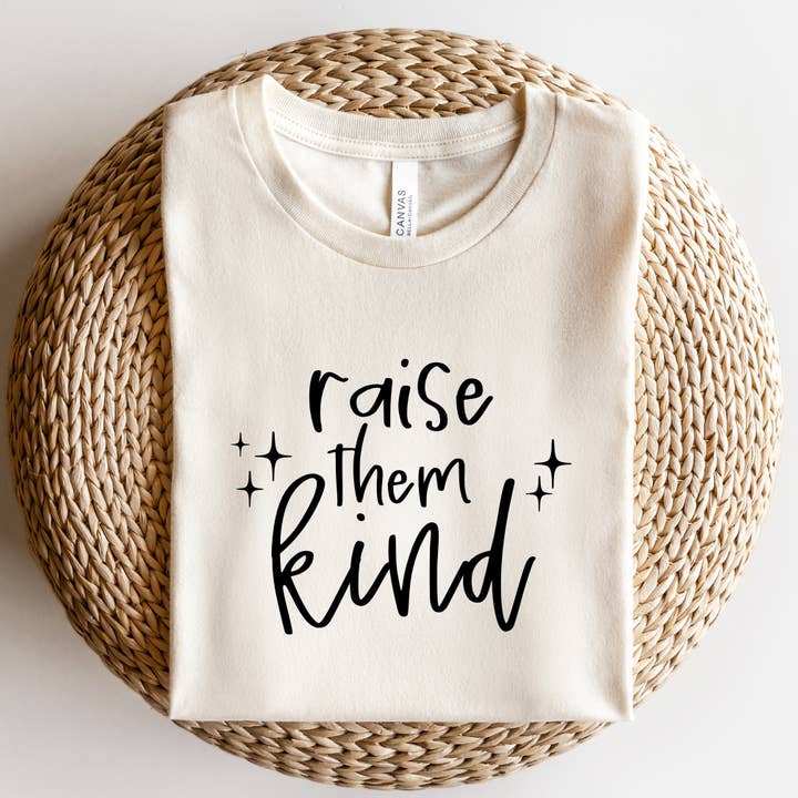 Élevez-les avec gentillesse | T-shirt adulte pour la vente par Wildflowers + Cotton