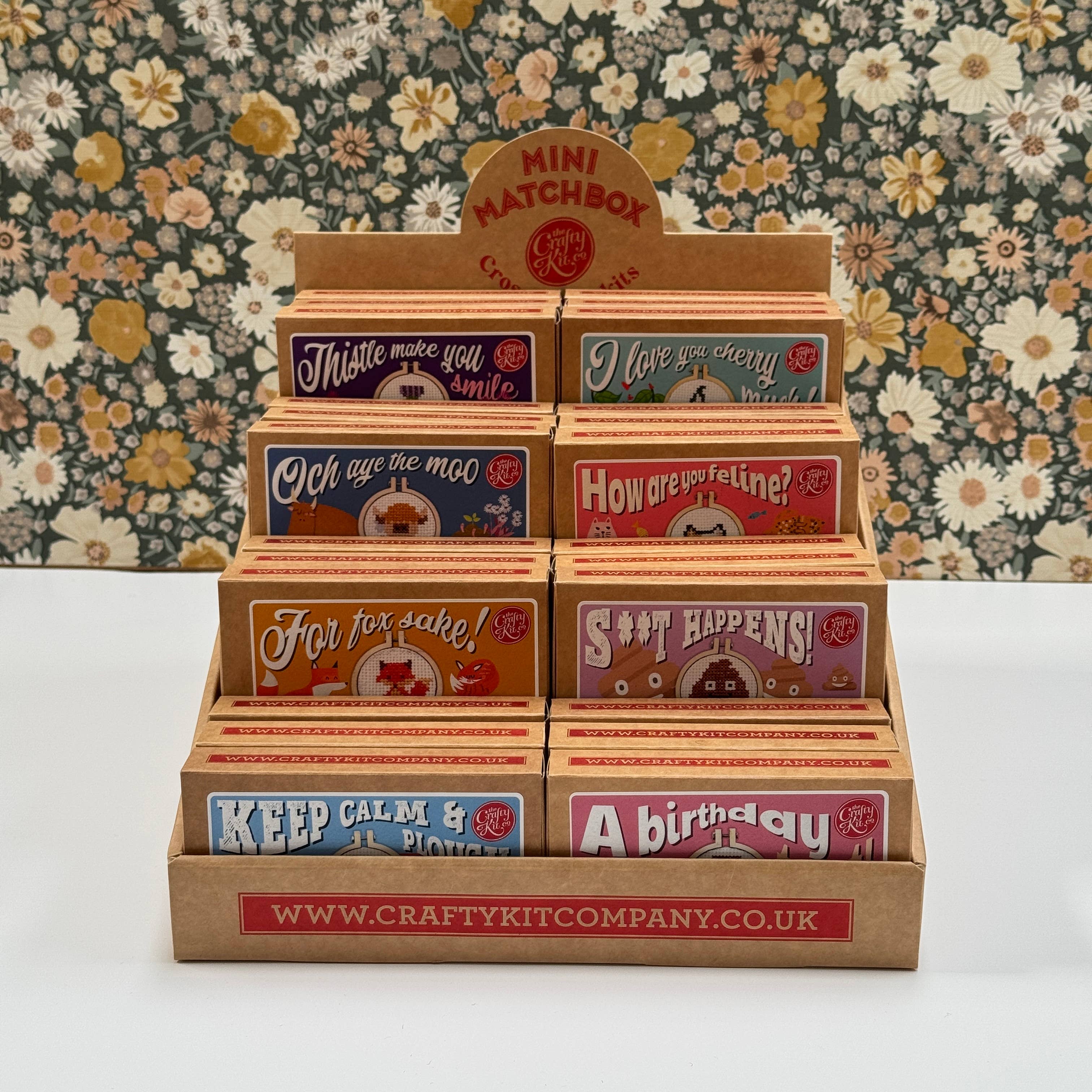 The Crafty Kit Company - Venta al por mayor Material para bordado/punto de cruz - Kit de Punto de Cruz en Miniatura 'Para que No Olvidemos' en Caja de Cerillas11