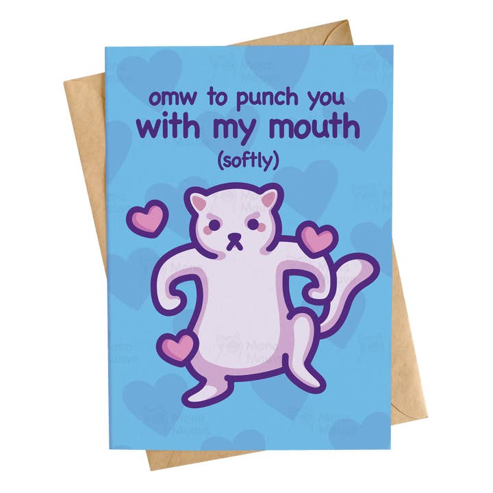 Omw to Kiss You | Divertente biglietto di anniversario a forma di gatto per la vendita all'ingrosso da parte di Mona Mauve • Silly Art!