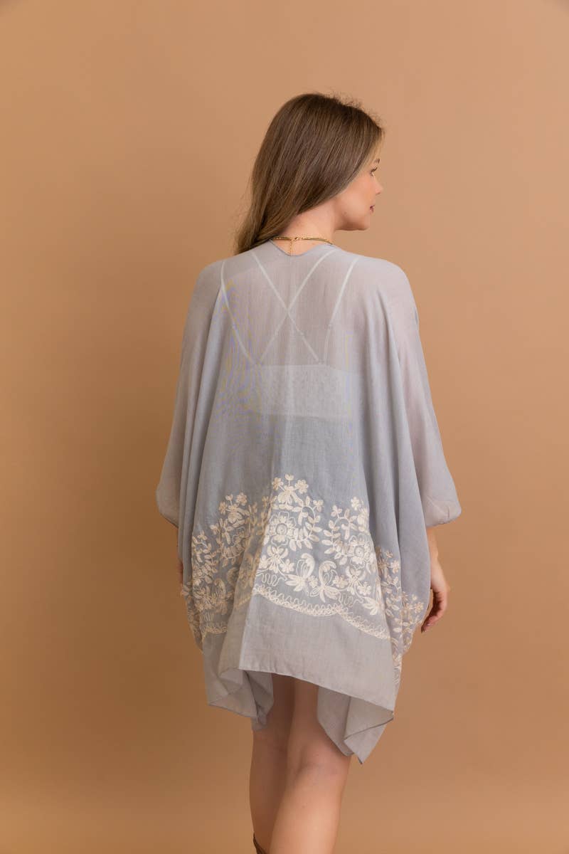 Leto Accessories - Vente Kimono – femme - Kimono brodé floral style bohème chic avec détails en points et pompons 🌼24