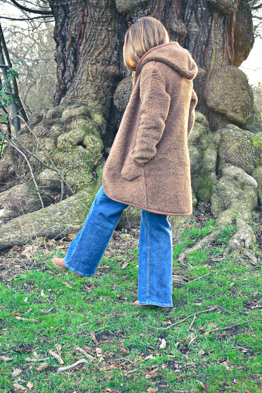 HomieeStudio – Großhandel Fleecejacke – Damen – Fleecejacke aus Merinowolle in Kamel3