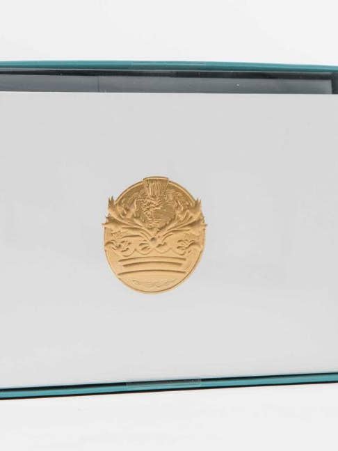 Outlander Crest: Foil Note Cards (Set Of 10) for wholesale by Bradley's Book Clearance