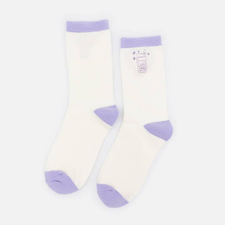SO253-003PP - Crème & lila sokken met bubble tea borduursel voor wholesale door Bizou