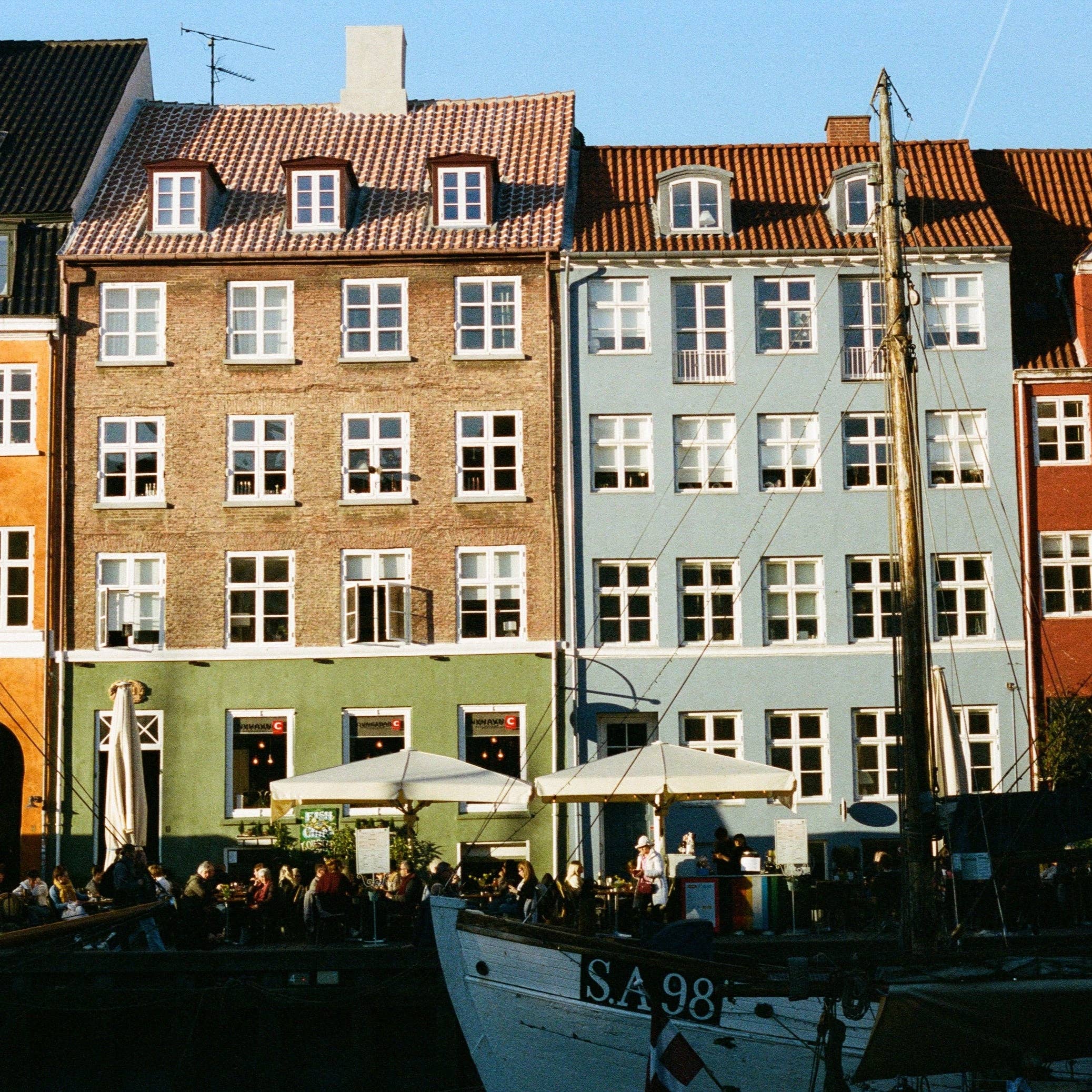 A Week Abroad - Wholesale Travel Book - Book Copenhagen - Book2