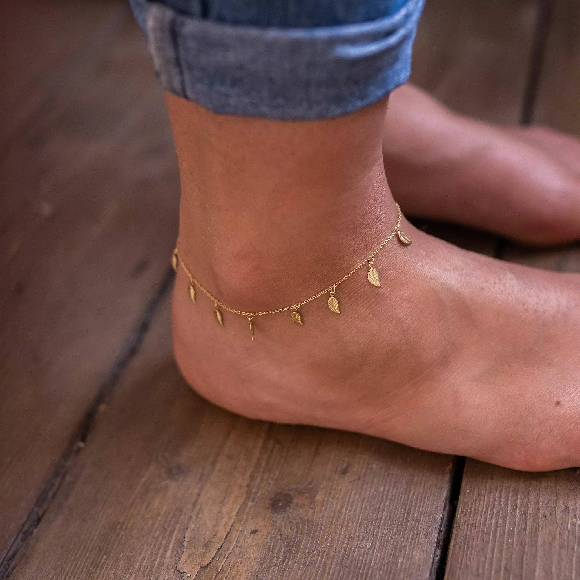 Delicate 14k Gold Leaf Anklet for wholesale on Faire3