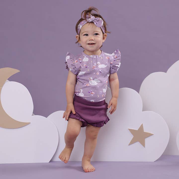 Snuggle Hunny - Venta al por mayor Body sin pies - Bebés - Body de manga corta orgánico con volante Swan Lake3