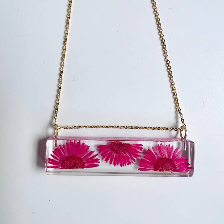 Botanical Sunny Daisy Pendants for wholesale by Belart Fair Trade