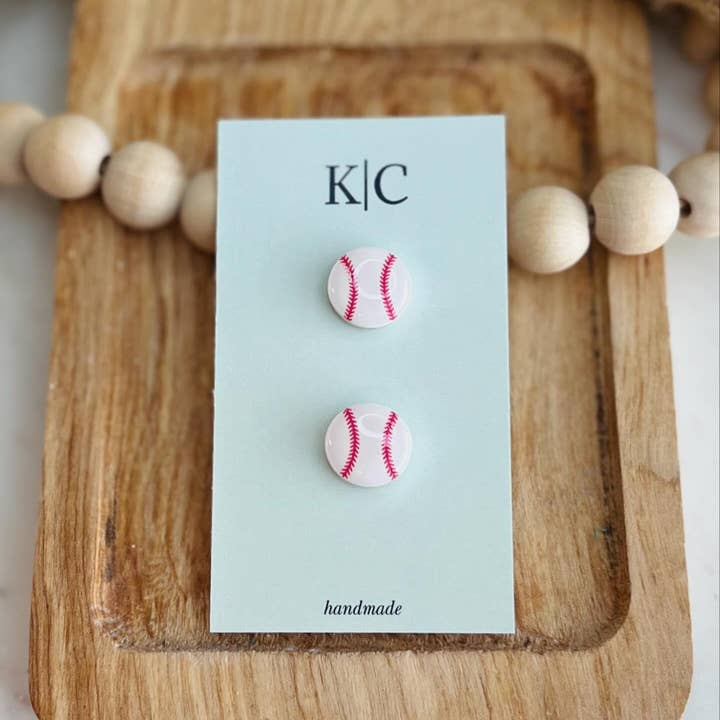 Front Porch Boutique – Engroshandel Ørestikkere – Håndlavede Baseball Studs
