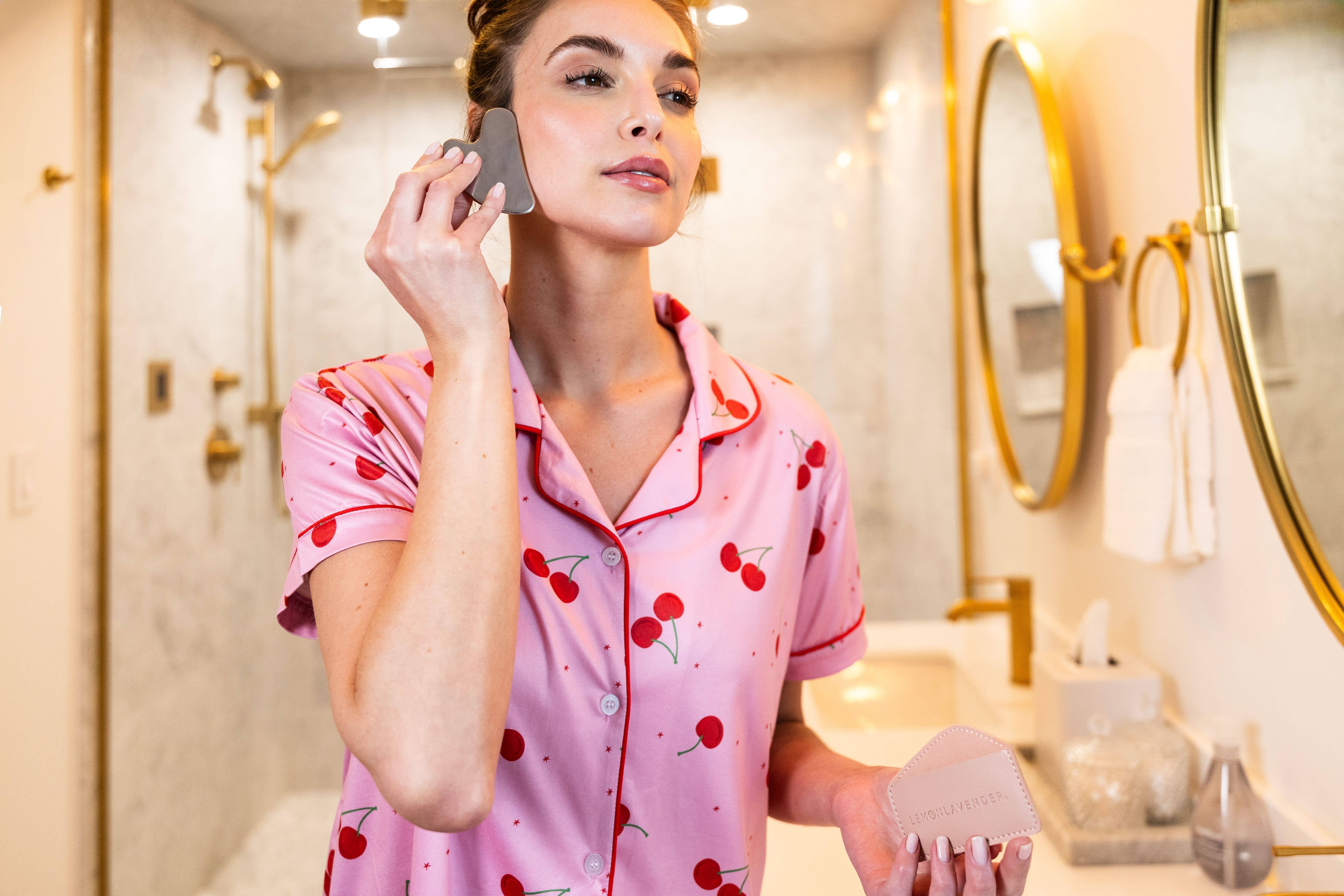 DM Merchandising – Engroshandel Gua Sha – Lemon Lavender Oh My Guash gua sha i rustfrit stål7