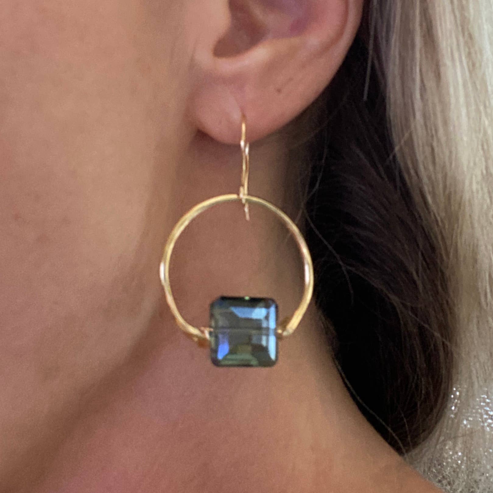 Marble Designs Jewelry - Wholesale Oorringen - Gouden oorbellen Blauwe kristallen Drop Hoop Crescent Earrings    2