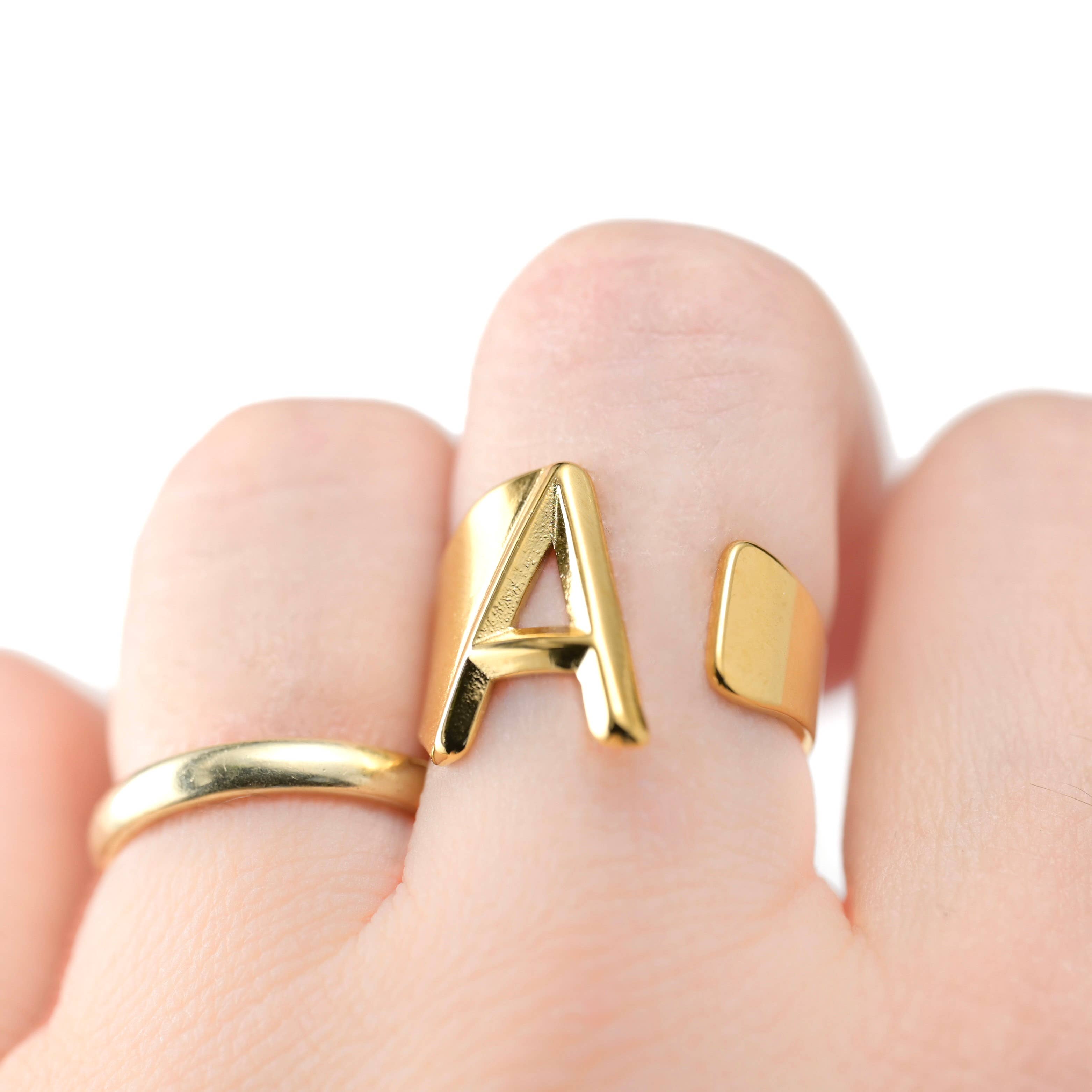 Blueyejewelry – Anel de sinete por atacado – Open Chunky Initial Ring - Anel de Letra Grande4