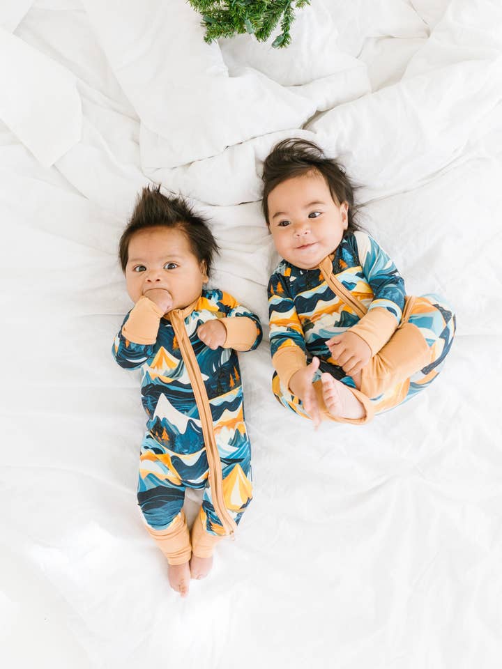 Cabrio-Strampler - Rocky Mountains für den Großhandel von Bronze Moon Clothing Co.