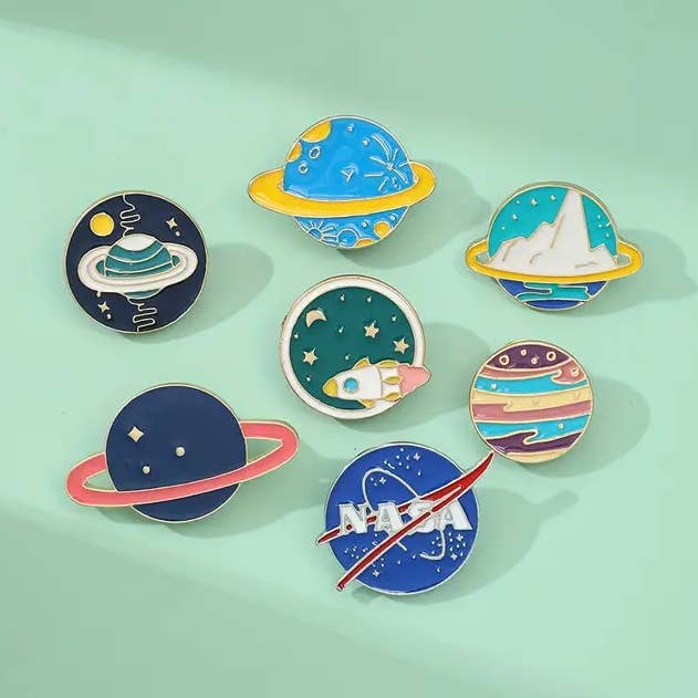 Serie de Pines de Esmalte Viaje Cósmico, pines Intergalácticos para venta al por mayor de Magnifique Hearts