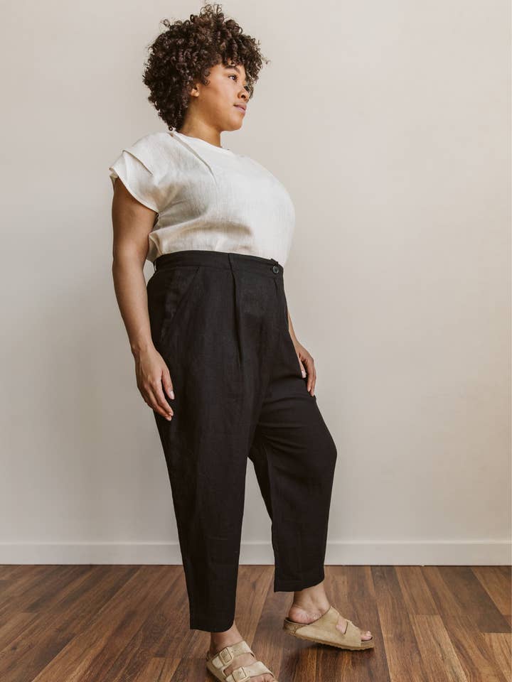 Pantalon sculpté Juno pour la vente par Koryphae