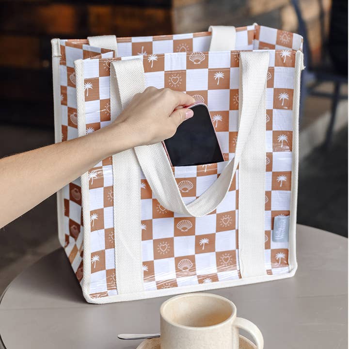 Hello Weekend – wholesale Tote bag – Unisex – Palm trees & hearts - Daily Market Tote Bag with Pocket 1