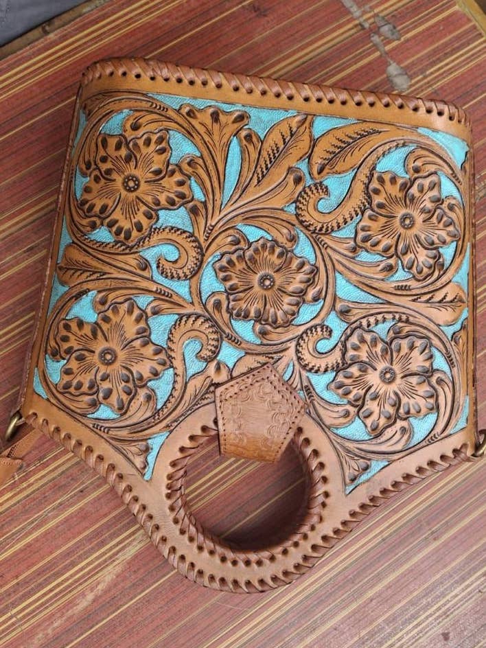 Tote en cuir turquoise Bloom fait main pour la vente par Ganges Grain Inc