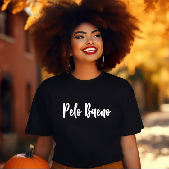Pelo Bueno Apparel - T-shirt unisexe latino pour la vente par Fui Fuío by Ktna
