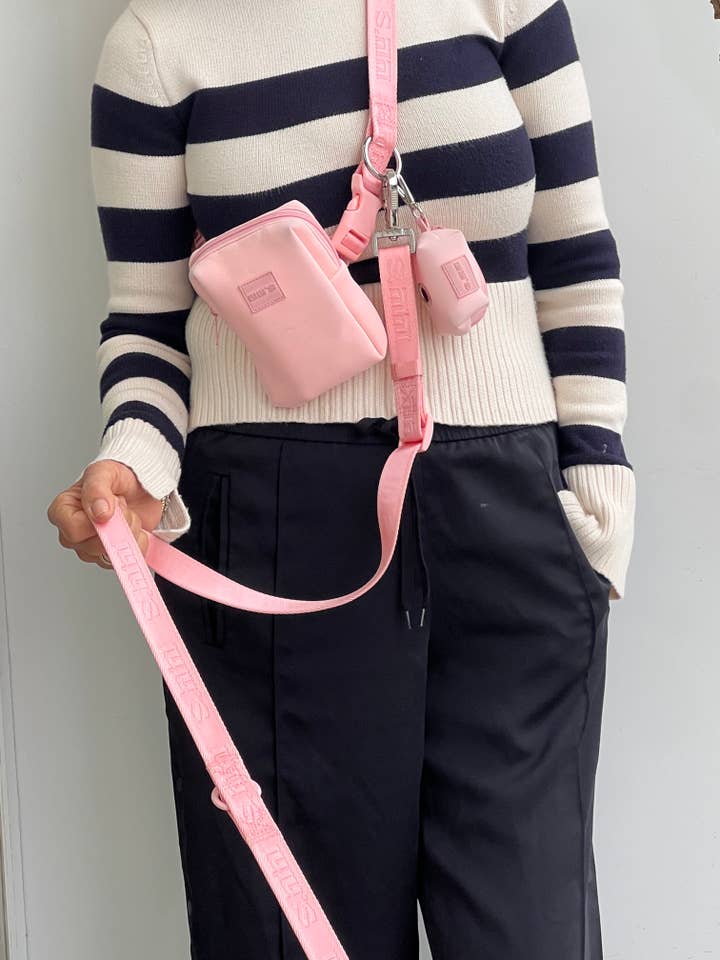 Ensemble laisse mains libres pour chien et ceinture portable - Nosey Pink pour la vente par Lulu's from Cali