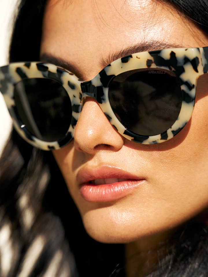 Sandine por atacado de Anea Hill