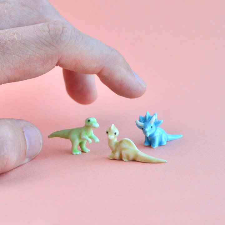Ensemble de 3 figurines de dinosaure pour la vente par Camp Hollow Porcelain Animal Treasures
