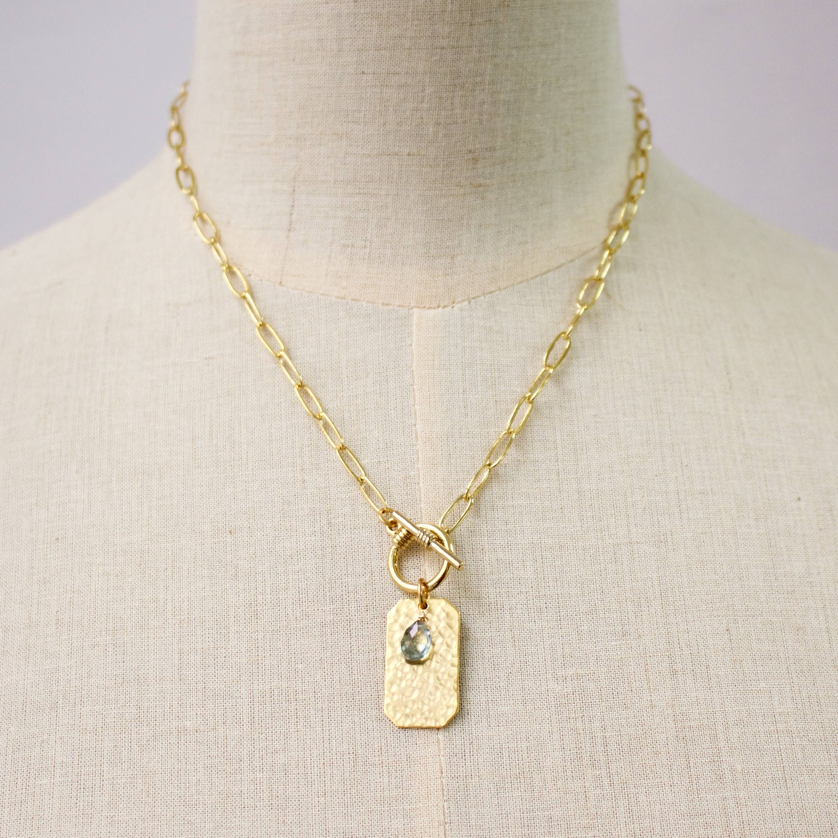 a.v. max - Wholesale Pendant/Charm Necklace - Hammered Dog Tag|Semi Stone & Toggle Closure|Gold|17"7