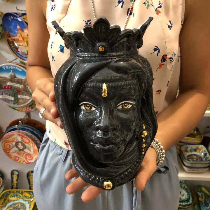 DD Ceramiche Siciliane - Vente Vases - Têtes de maure afro Caltagirone Céramique cm H.25 L.17 Détails en or artisanal noir7