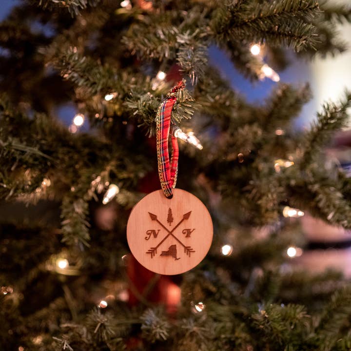 Crossed Arrows New York Upstate Engraved Ornament for wholesale by Almost Local
