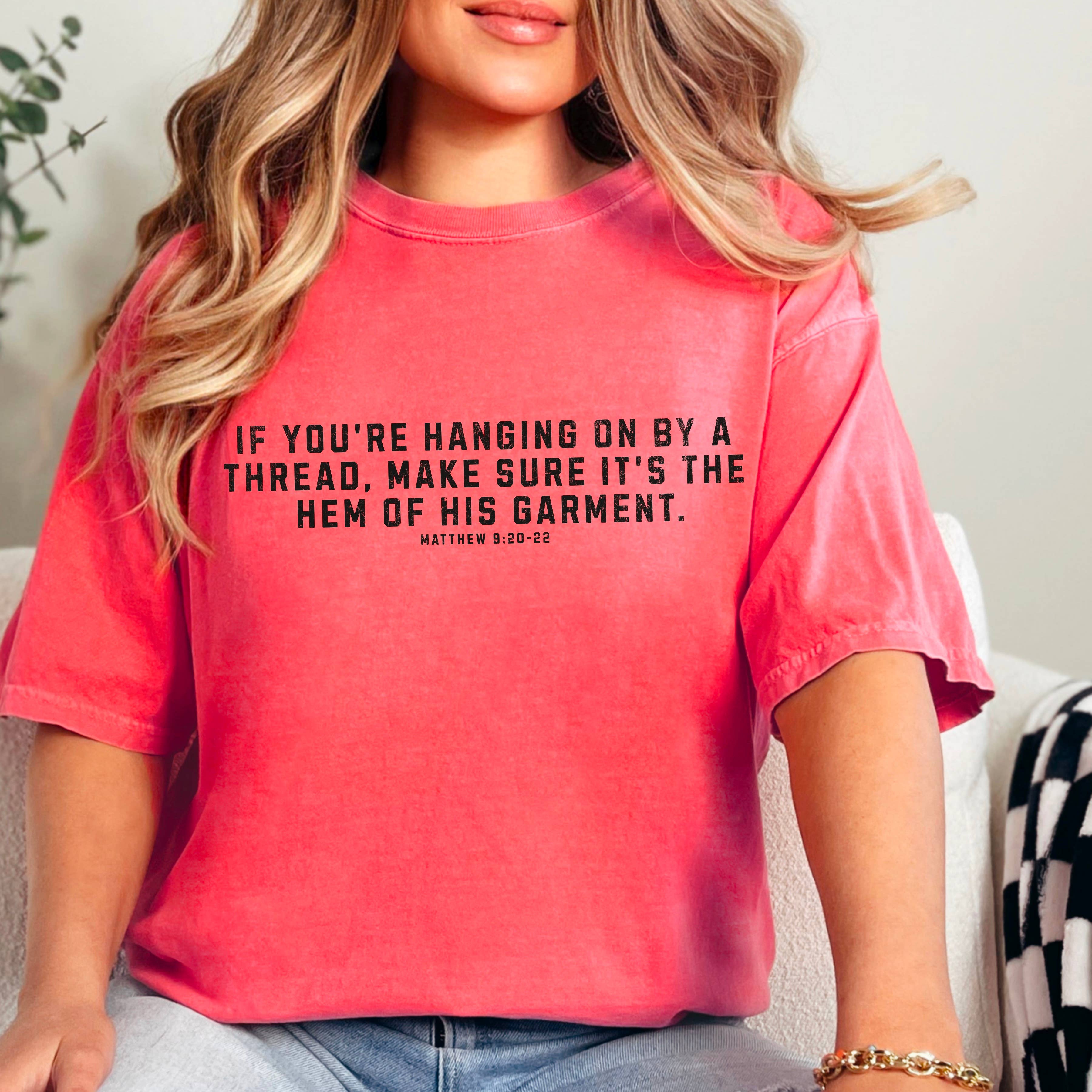 Shoppe SHC - Vente T-shirt à imprimés – femme - Christian Graphic | Ne tenir qu'à un fil | Couleur confort1