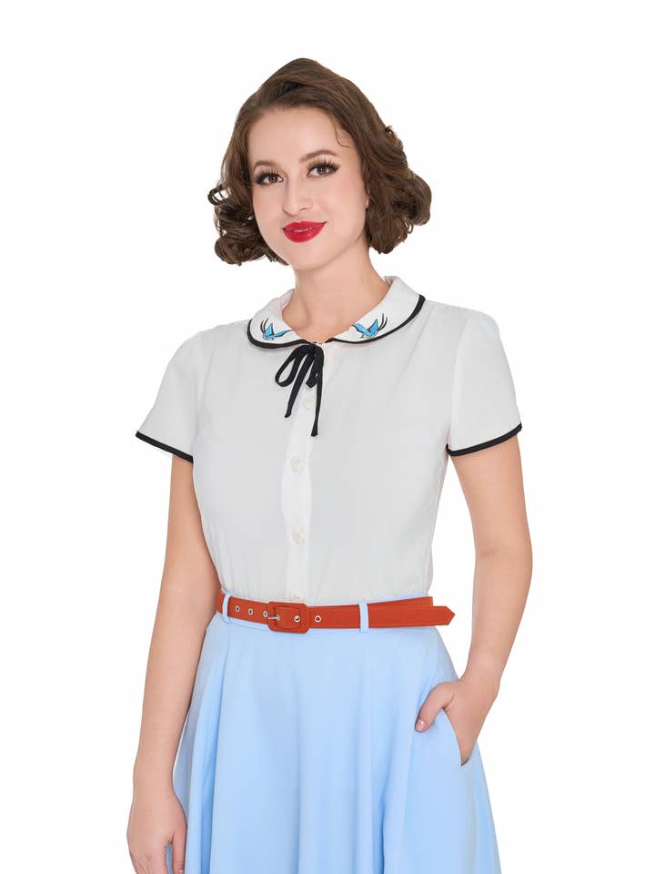 Tracey Mae-blus i vitt för wholesale av Lindy Bop / Econotrom S.L.