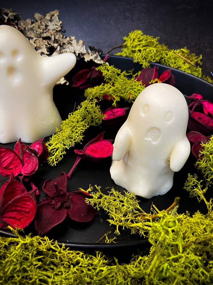 Ghost Soy Wax Melts • Liquori • Samhain • Candele di soia per la vendita all'ingrosso da parte di Sacred Lore