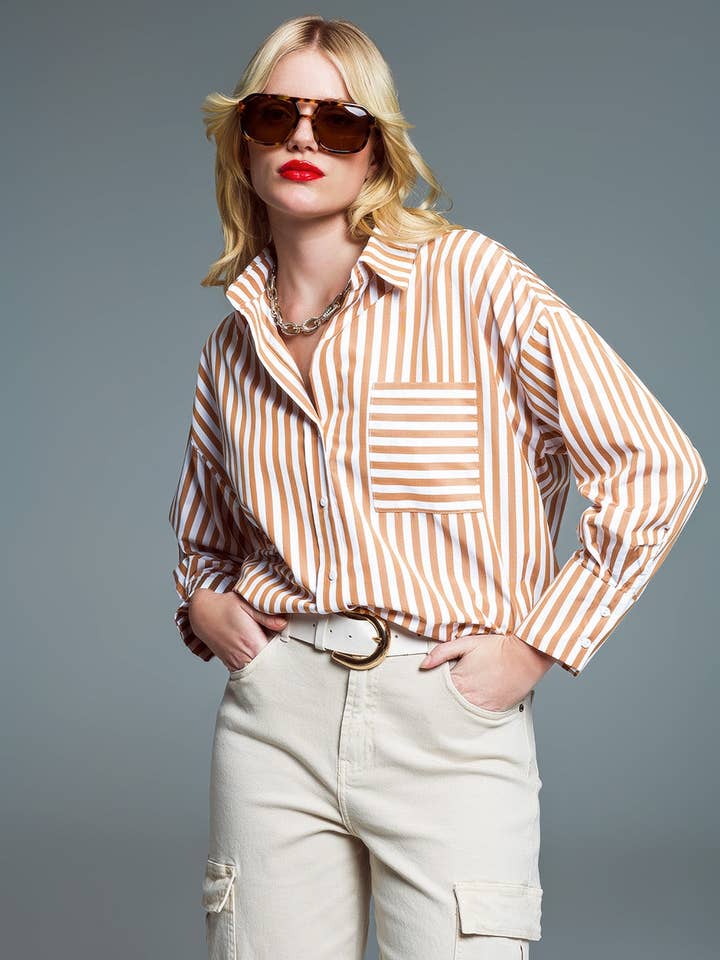 Chemise décontractée à rayures avec poche contrastante en beige pour la vente par Q2 Free Duties for US & UK